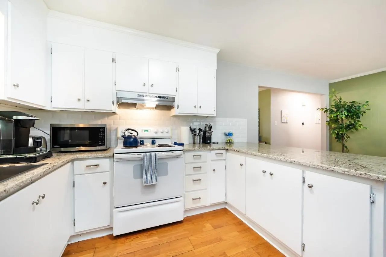 Roomy 3Br 2 Bath Minutes To Uptown And Airport Ideal For Small Families Charlotte Apartment