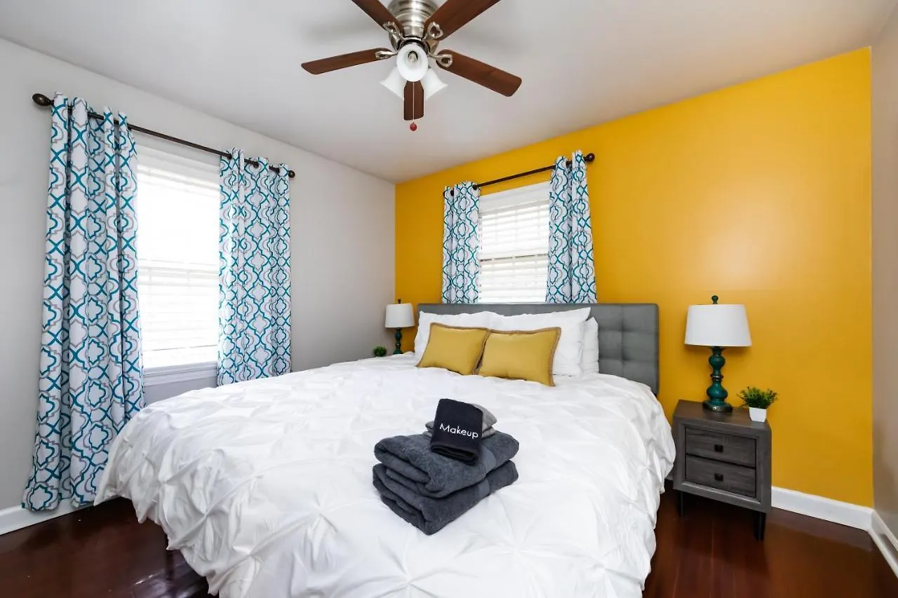Roomy 3Br 2 Bath Minutes To Uptown And Airport Ideal For Small Families Charlotte Apartment